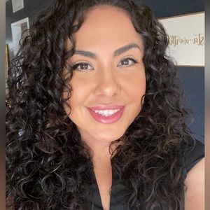 Meet your Posher, Vanessa